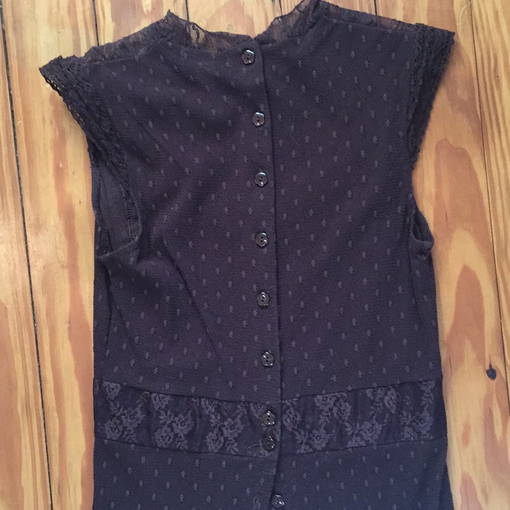 Lace-detail button-back top - Picture 5 of 6